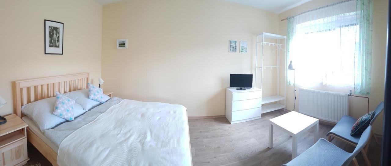 Apartment Arnika Korenov Bagian luar foto