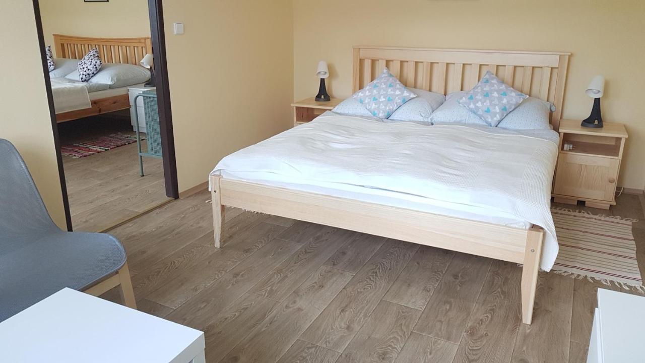 Apartment Arnika Korenov Bagian luar foto