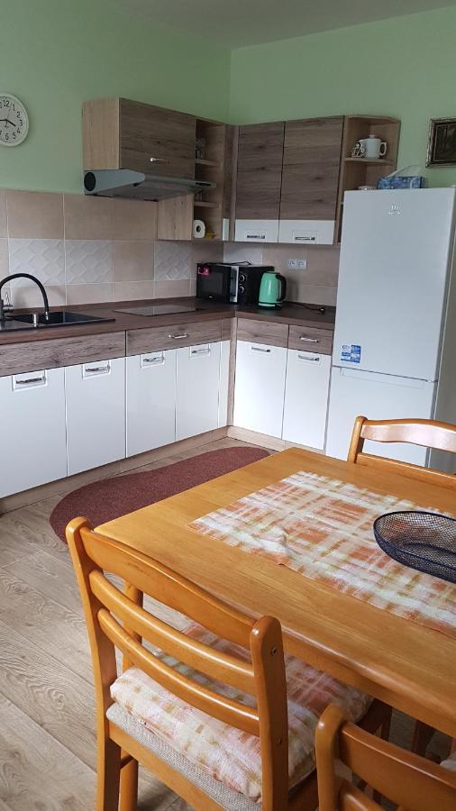 Apartment Arnika Korenov Bagian luar foto