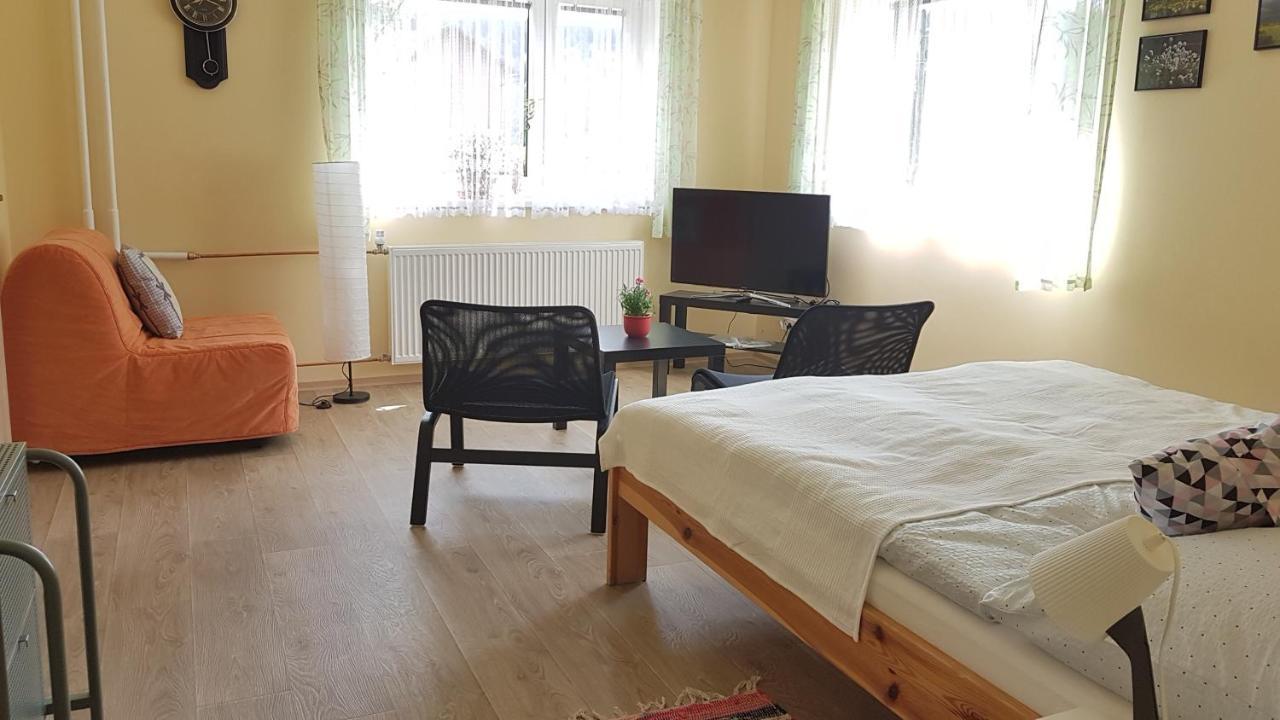 Apartment Arnika Korenov Bagian luar foto